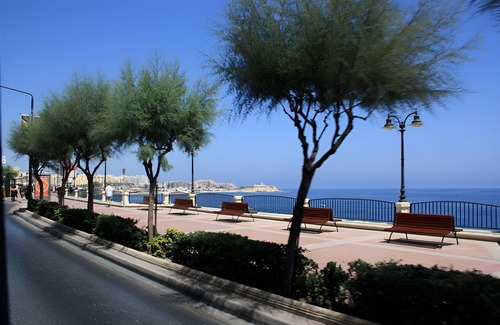 Swieqi Apartment | Splendid 2BR Apartment, steps to St Georges Bay