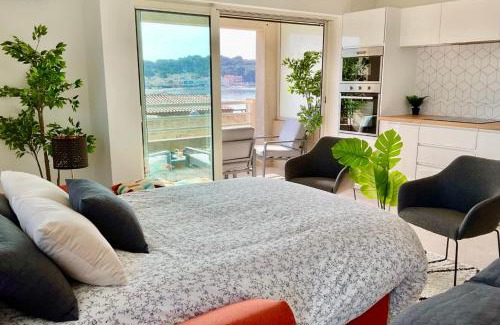 Les Sablettes Apartment | Splendid 92 M With Wifi Balcony And Sea View