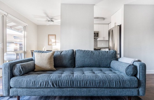 Foster City Apartment | Splendid Foster City 2BR w/Pool, W/D, Gym, near highways, by Blueground