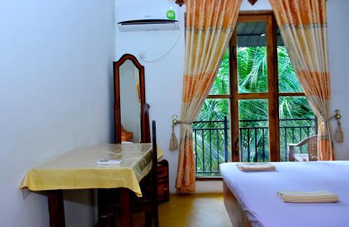 Udawalawa House | splendid lake view safari lodge