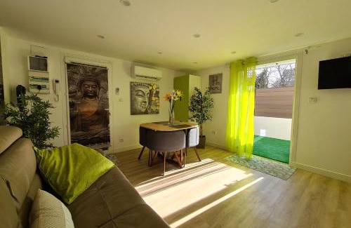 Peypin Apartment | Splendid studio with AC and terrace - Dodo et Tartine