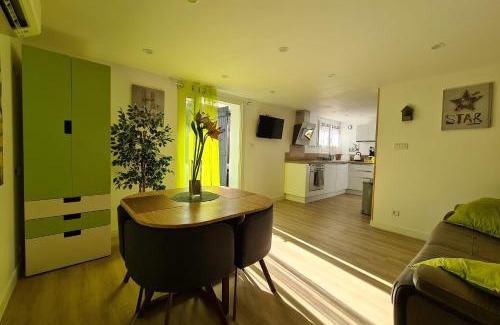 Peypin Apartment | Splendid studio with AC and terrace - Dodo et Tartine