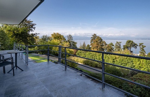 Evian-les-Bains Villa | Splendid Villa in the center of Evian with panoramic views of the lake