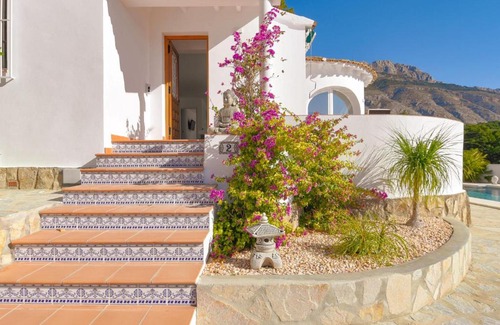 Altea la Vella Villa | Splendid Villa in Altea with Private Swimming Pool