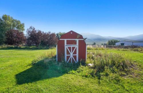 Kamas House | Splendor Valley Farms: Huge Log Cabin w/Game Room