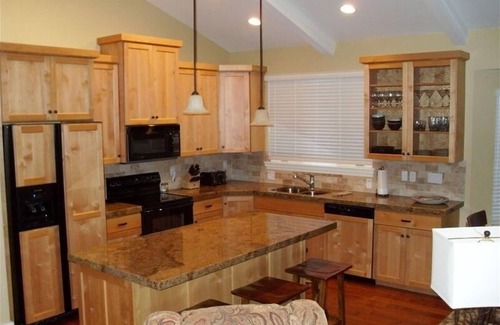 Eden House | Spoil yourself in our luxurious Trappers Ridge home!