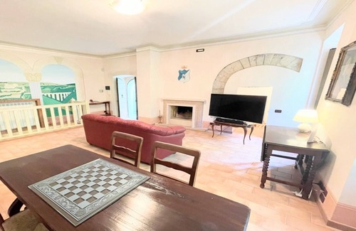Spoleto Villa | Spoleto detached villa centrally located - car unnecessary - wifi - sleeps 10