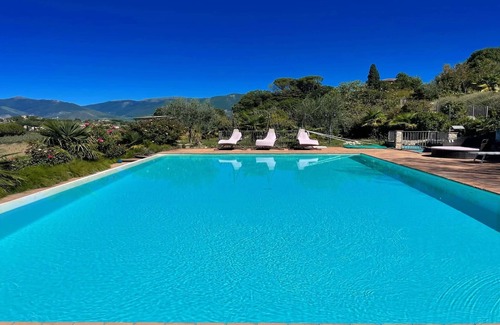 Spoleto Villa | Spoleto-poolside-slps 20, Gardens, pool, jaccuzzi - a fairy tale setting !