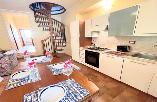 Spoleto Villa | Spoleto storico spacious city house - car unnecessary - wifi - sleeps 10