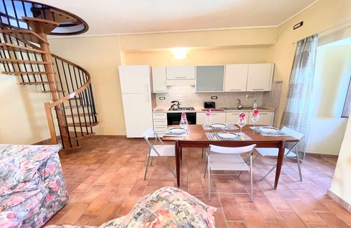 Spoleto Villa | Spoleto storico spacious city house - car unnecessary - wifi - sleeps 10