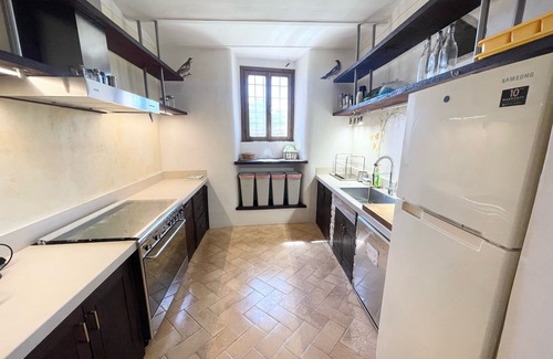 Spoleto Villa | Spoleto Tranquilita. Slps 16. Wifi. Pool. Yoga Studio. Gardens. Fantastic Views.