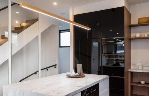 Cremorne House | Sport Precinct Luxury Style over four levels