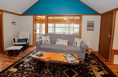 Lake Tomahawk Cabin | Sportsman's Paradise, Remodeled Riverfront Cabin