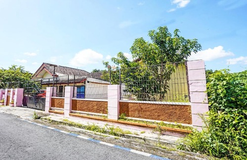 Banyuwangi Hotel | SPOT ON 92372 Rinda Homestay Syariah & Resto