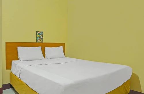 Kalimantan Hotel | SPOT ON 92466 Adam Kost SyariahNearWisata Jembatan Barito