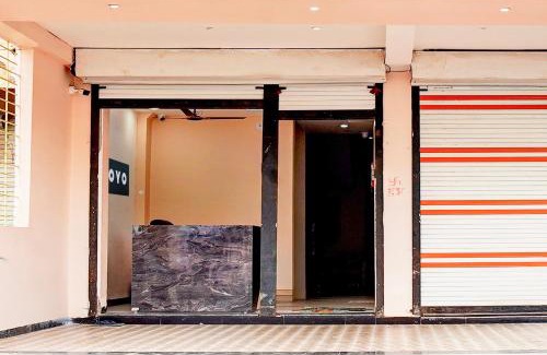 Ujjain Hotel | SPOT ON Hotel Krishna Raj