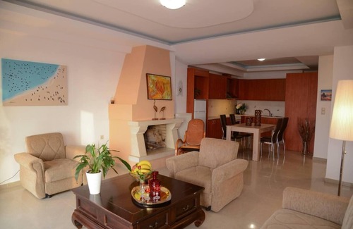 Sissi Apartment | Spotless Apt in the heart of Sisi