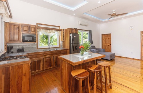 Antoneys Cay Cabin | Spotless Cabana in West End