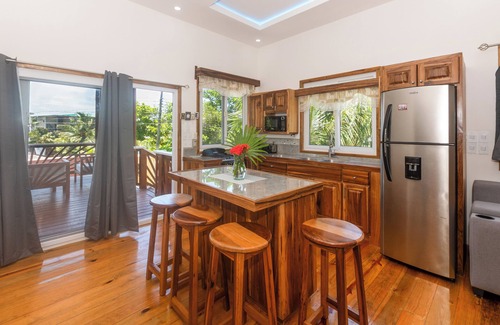 Antoneys Cay Cabin | Spotless Cabana in West End