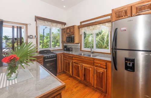 Antoneys Cay Cabin | Spotless Cabana in West End