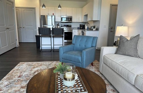 Tuttle West Apartment | Spotless Remote Work Flat | Pool + Fast WiFi