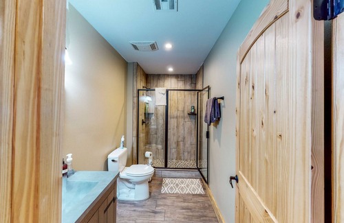 Pawnee House | Sprawling retreat with two lodges, entertainment