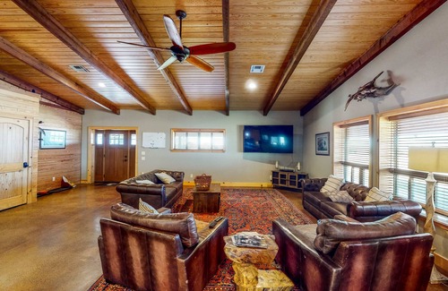 Pawnee House | Sprawling retreat with two lodges, entertainment