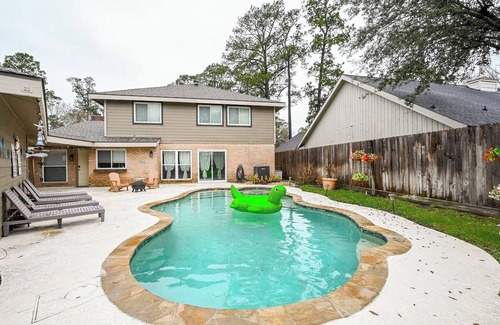 Spring House | Spring Breeze in Texas, 4 Bedrooms with Charming Pool