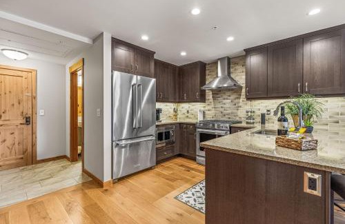 Canmore Apartment | Spring Creek Luxury King One Bedroom at White Spruce Lodge
