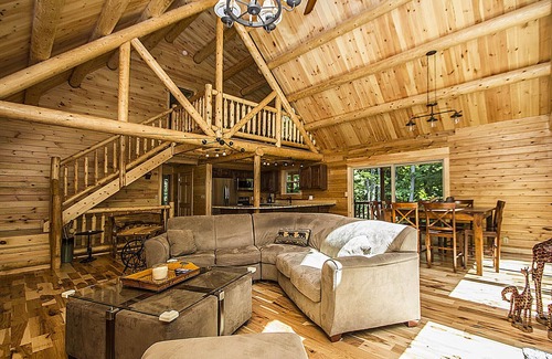 Bremen Cabin | SPRING IS IN THE AIR! BOOK YOUR SPRING GETAWAY NOW!