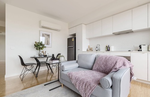Moonee Ponds Apartment | Spring Racing here you come!