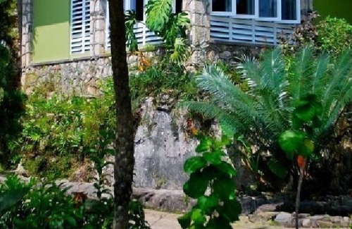 Stony Hill House | SPRING SPECIAL(40% discount)***$390 per night***Sleeps 8(up to 12 on airbeds)