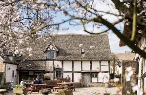 Bretforton Cottage | SpringCottage in the Cotswolds lovingly restored period property & pet friendly