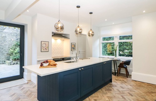 Buxton House | SPRINGDALE HOUSE, family friendly, with open fire in Buxton