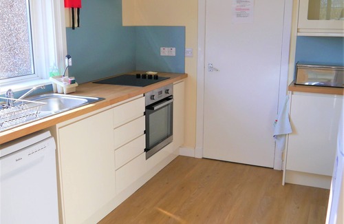 Dalbeattie Cottage | Springfield - a bungalow that sleeps 4 guests in 2 bedrooms