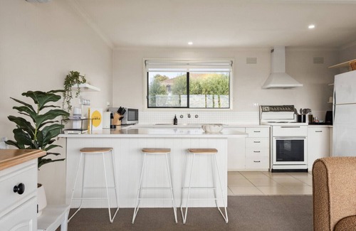 Clifton Springs House | Springs Getaway- Bayviews, 3 bedroom, close to boat ramp