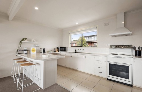 Clifton Springs House | Springs Getaway- Bayviews, 3 bedroom, close to boat ramp
