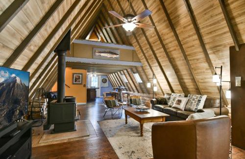 Breckenridge House | Spruce Creek Lodge: Pet Friendly Mountain Retreat