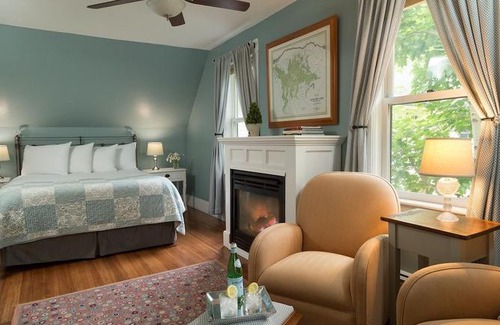 Holderness Hotel | Squam Lake Inn