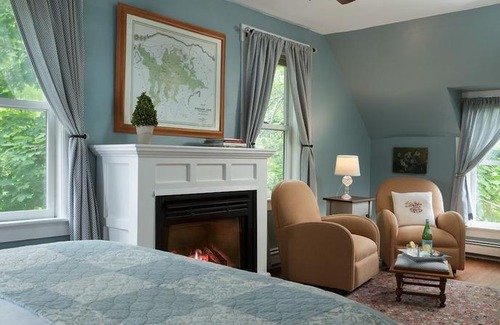 Holderness Hotel | Squam Lake Inn