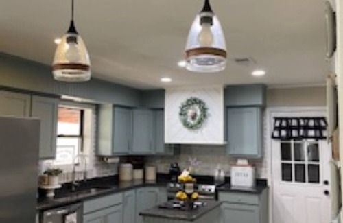 Eureka Springs House | Squirrel Hollow: Newly renovated lake house Holiday Island