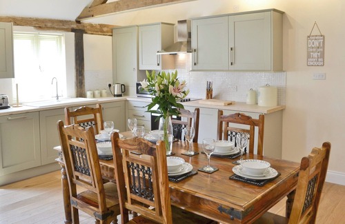 North Walsham Cottage | Squirrels Drey - UKC660