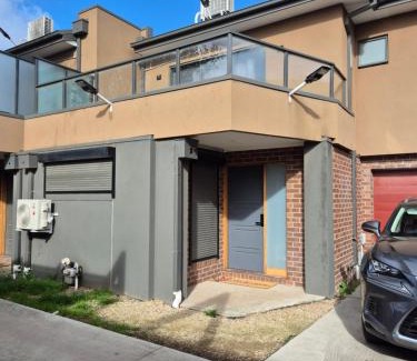 Melbourne Bed & Breakfast | Sredna Home