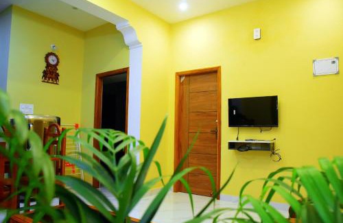 Mothilal Nagar Apartment | Sri Apt Homestay A2 Family-Friendly 2BHK with Kitchen
