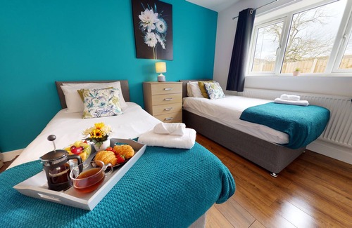 Peterborough Apartment | SRK - Private and Spacious Luxury Apartments with Free Parking