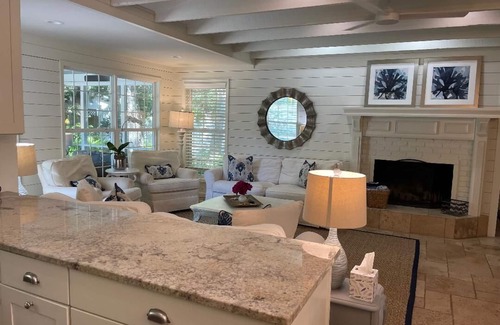 East Beach Cottage | SSI, East Beach cottage w/large pool. Pet friendly. Bikes. Putting green