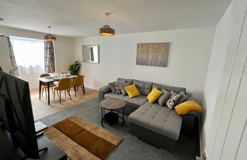 Colchester Apartment | St Andrews Gardens- 2 bedroom flat with views over town- A welburg property managed by Catchpole Stays