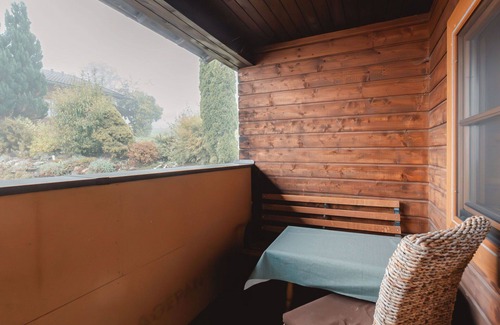 Schonbach Villa | Stunning villa for 11 people with WIFI, TV, terrace, panoramic view and parking