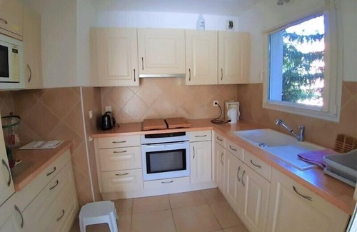 Le Lavandou Apartment | ST CLAIR APARTMENT T4 CLIMATISE and CLASS 3 * + GARAGE