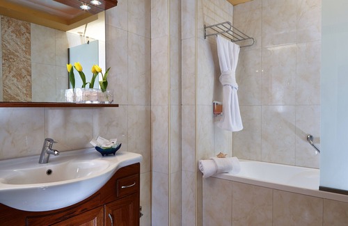 Kato Gouves Hotel | St. Constantin Beach Hotel and Spa